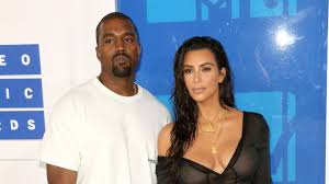 Kim kardashian and kanye west's first baby, north west, was born on 15th june 2013 and she is the eldest of their three children. Kanye West Ehefrau Kim Kardashian Fuhlt Sich Machtlos Stern De
