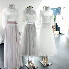 Hochzeitskleid modern hochzeitskleid spitze brautkleid vintage vintage hochzeit kleid standesamt brautkleid schlicht boho braut brautkleid prinzessin brautjungfern. Drei Weitere Schone Looks Fur Die Hochzeit Im Herbst Oder Winter Welcher Look Gefallt Euch Am Besten An A Kleider Hochzeit Kleid Hochzeit Hochzeit Kleidung