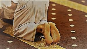 Sujud sahwi dikerjakan sebelum dan setelah mengucapkan salam. Sifat Shalat Nabi 37 Posisi Kaki Saat Sujud Dirapatkan Atau Direnggangkan Rumaysho Com