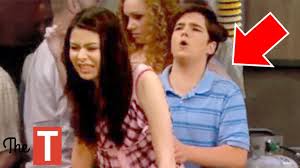 But when the relationship starts affecting icarly, carly and freddie know they have to do something. 10 Behind The Scenes Secrets In Icarly Nickelodeon Tried To Hide Youtube
