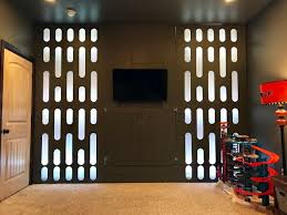 Homemade Star Wars Themed Bedroom With Raised Millennium Falcon Cockpit Bed Geekologie Star Wars Bed Star Wars Bedroom Star Wars Themed Bedroom
