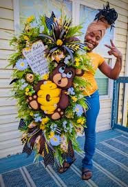 Merry Christmas!! I've been make fork Reindeer for years. Always a favorite  of mine. Secret is to use a metal straw to bend the antlers. Happy  Crafting!