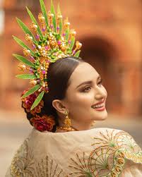 THE DETAILS !!!! Ma. Ahtisa Manalo in her National Costume at Miss Universe  2025