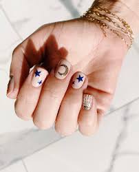Las mejores imagenes de uñas decoradas 2020 decoracion de uñas sencillas, elegantes, francesas, con flores piedras, paso a. Los Disenos Y Esmaltados Que Dominaran El Resto Del 2020