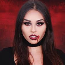 15 Amazing Vampire Makeup Ideas For Halloween Party Fashions Nowadays Vampire Makeup Halloween Vampire Makeup Halloween Makeup Looks