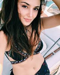 She is best known as selin yilmaz in the turkish tv show 'güneşin kızları' (the daughters of gunes). Can You Share Some Bold And Beautiful Pictures Of Actress Hande Ercel Quora
