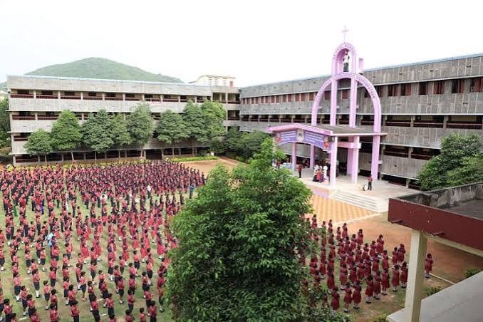 De Paul School