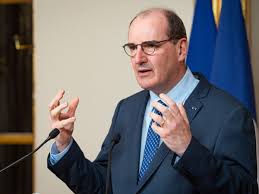 Le service d'information du gouvernement aurait prévu une opération de communication dans laquelle la vaccination de célébrités de plus de 55 ans serait diffusée à la télévision. Annonces De Jean Castex Les Internautes Perdus Face Aux Nouvelles Regles Femme Actuelle Le Mag