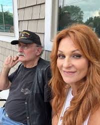 Angi Smith Ladd (@angiladd) • Instagram photos and videos