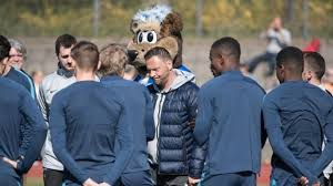 Medizinball statt fußball das trainerteam von hertha bsc hatte diesmal eine besondere trainingseinheit. Hertha Bsc Stark Bedauert Aus Von Dardai Trainer Noch Mal Feiern