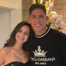 El portero español unai simón protagonizó uno de los errores más increíbles que se recuerdan en las historias de las ediciones de la eurocopa. Edson Alvarez Es Separado De Su Esposa Por Cuestiones De Edad En Holanda