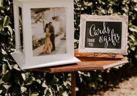 Is it appropriate to bring a gift to the wedding? 18 Ideas For Your Wedding Gift Table