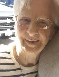 Paula Cottrell's Instagram, Twitter & Facebook