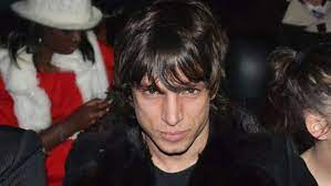 With hoby defino, joaquín levinton. Una Joven Denuncio Que Joaquin Levinton Cantante De Turf La Drogo Y La Violo Tn