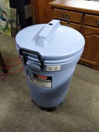 Witt expanded basket receptacle metal 48 gallon trash can. Rubbermaid Roughneck 32 Gallon Trash Can With Lid Queen Size Beds Dressers Leather Microfiber Couch And Loveseat Bunkbeds Outdoor Porch Swing Dirt Bike Wall Decor Dining Table And Chairs And Much More