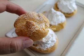 Butter 100g air 250g tepung gandum 150g telur 4 biji. Cream Puff With Fresh Cream Choux Pastry Azie Kitchen