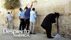 Los judíos dejaron de usar el término muro de los lamentos tras la guerra de los seis días en 1967. A Donde Van A Parar Todas Las Peticiones Del Muro De Los Lamentos Youtube