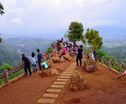 Mereka siap membantu para pengunjung untuk memaksimalkan tiap spot foto saung angklung udjo termasuk salah satu tempat wisata bandung murah 2018. Tips Liburan Dan Hangout Di Tempat Wisata Di Bandung Zipitrans