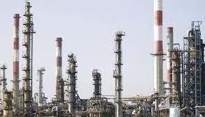 Greve Les Raffineries A L Arret Des Depots De Carburant Bloques