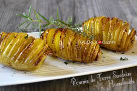 Éplucher et laver les pommes de terre. Hasselback Pomme De Terre Suedoise Pour Accompagner Viande Ou Poisson Recette Par Kaderick