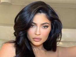 Полное имя — кайли кристен дженнер (kylie kristen jenner). Omg Kylie Jenner Has A Three And A Half Hour Make Up Routine Times Of India
