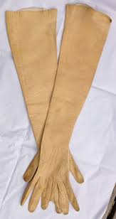 C1810 French Kid Leather Buff Coloured Long Gloves The Gloves Are Tiny Measuring Just 2 1 4 Inches Regency Fashion Women Regency Era Fashion Regency Fashion