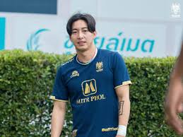 Ratchaburi has the nickname the dragons which can be seen in the club official logo. Breaking Ratchaburi Have Stunned Thai League Central Facebook