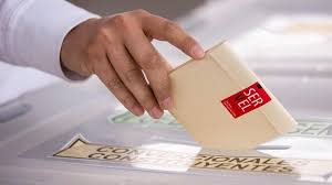 Si es libro el titulo. Elecciones En Chile Pierden Los Partidos De La Derecha Y El Centro Ganan Independientes Y Abstencion Raya En El 60 Anred