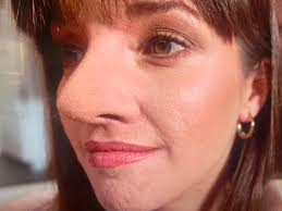 She's just as pretty as anyone else, she just needs a nose job