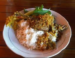 Namaku otong (bukan nama sebenarnya), aku warung itu milik ibu ita (tapi aku memanggilnya tante ita), seorang janda cerai beranak satu yang tahun ini baru. Manjakan Lidah Dengan 10 Kuliner Lebaran Di Bangkalan Harian Merapi