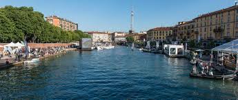 Alzaia naviglio pavese, alzaia naviglio grande, la darsena, ripa di porta ticinese, sono forse le gli storici canali scavati nei dintorni di milano che oggi sono un vivace centro di cultura, locali con. Navigli Milano Locali E Attrazioni Nella Zona Dei Navigli Di Milano
