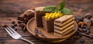 Un soffice pan di spagna farcito con una fresca crema pasticcera e yogurt, decorato con frutta fresca di stagione. Pan Di Spagna Con Crema Caffe Una Vera Delizia Cheamor