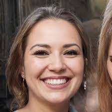 Carolyn Geiser's Instagram, Twitter & Facebook