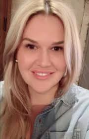 Crystal Mast's Instagram, Twitter & Facebook