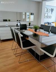 Bu Evde Modern Stil El Emegi Dokunuslar Ile Kimlik Kazanmis Ev Gezmesi Evler Oturma Odasi Dekorasyonu Ev Oturma Odasi