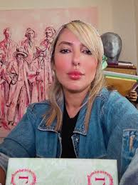 ورکشاپ طراحی هویت بصری …, ورکشاپ برندینگ و طراحی هویت بصری یک کارگاه آموزشی  است که در آن شرکت‌کنندگان با اصول و تکنیک‌های طراحی هویت برند آشنا می‌شوند.  هدف اصلی این ورکشاپ، کمک به افراد و کسب‌وکارها ...