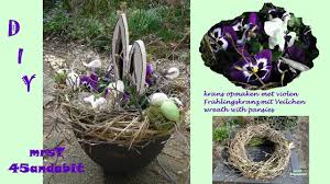 Diy winterhafte frühlingsdeko im glas mit hyazinthen und lichterkette. Diy Fruhlings Oster Deko Fur Aussen Nest Aus Zweigen Primeln I Krans L Spring Wreath Dekoideenland Youtube