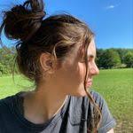 Kendra Storey's Instagram, Twitter & Facebook