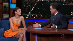 Zendaya hot legs - UPSKIRT.TV