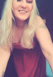 Deni🖤 (@mrsdeni2215)