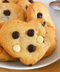 Comment Sublimer Un Simple Gateau Au Yaourt En 2020 Recette Gateau Yaourt Facile Recette Gateau Facile Gateau Yaourt Facile