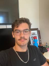 Hello everyone, I am no longer staying in Orlando for the next school year  and have a private room and bathroom in a 3x3 for anybody who needs a  place! Just message