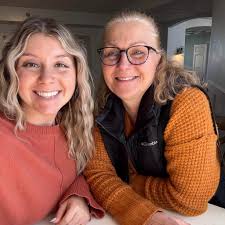 What was the name of the store in the same parking lot as Lee's in Westport?