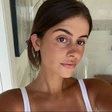 Danielle Franz (daniellefranz98)