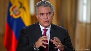 Según las primeras informaciones, duque viajaba con el ministro del interior, daniel. Disparan A Helicoptero En El Que Viajaba Presidente De Colombia Duque Lo Califica Como Atentado Cobarde El Mostrador