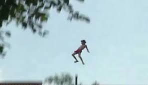 Charly Garcia Conto Por Que Salto Del Noveno Piso A La Pileta