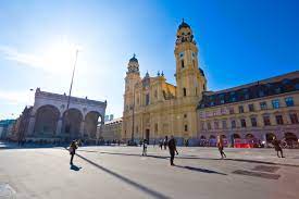 Одео́нсплац — площадь в центре мюнхена. Odeonsplatz In Munchen Infos Tipps 2021 Travelguide De