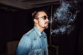 Dimitri vegas & like mike feat. Like Mike Sings On First Solo Track Memories Your Edm