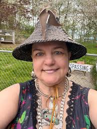 I have a 24” strand of Mexican sterling silver beads 10 mm. They weigh 119  grams. Is there a fb group that I can connect with to find out their value? 