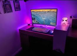 Set the computer monitor on the desk and put the computer on or next to the desk. Solved Delay After Pressing Power Button New Build Tom S Hardware Forum